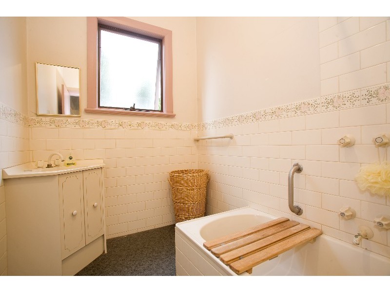 9 Guthrie Street, North Geelong VIC 3215