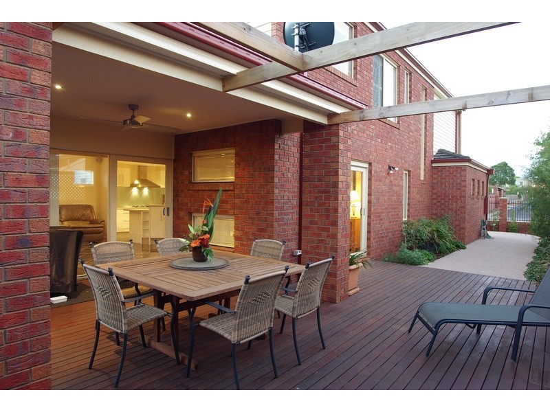 1 Bond Street, Newtown VIC 3220