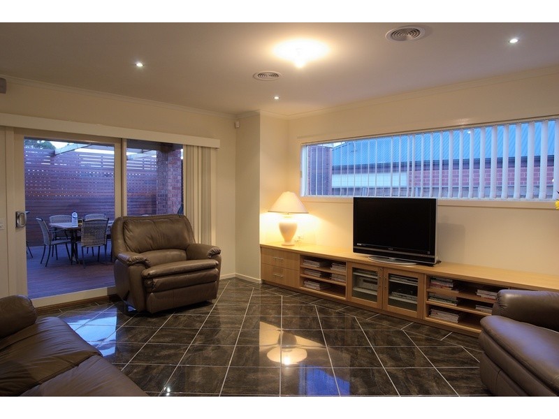 1 Bond Street, Newtown VIC 3220