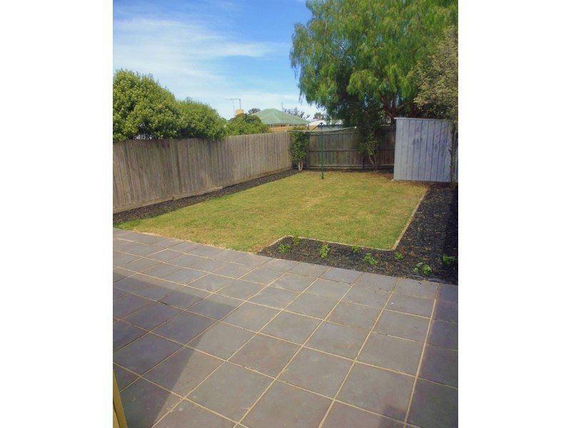 2D Watsons Road, Newcomb VIC 3219