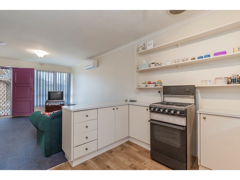 1/14 Hennessy Avenue, Herne Hill VIC 3218
