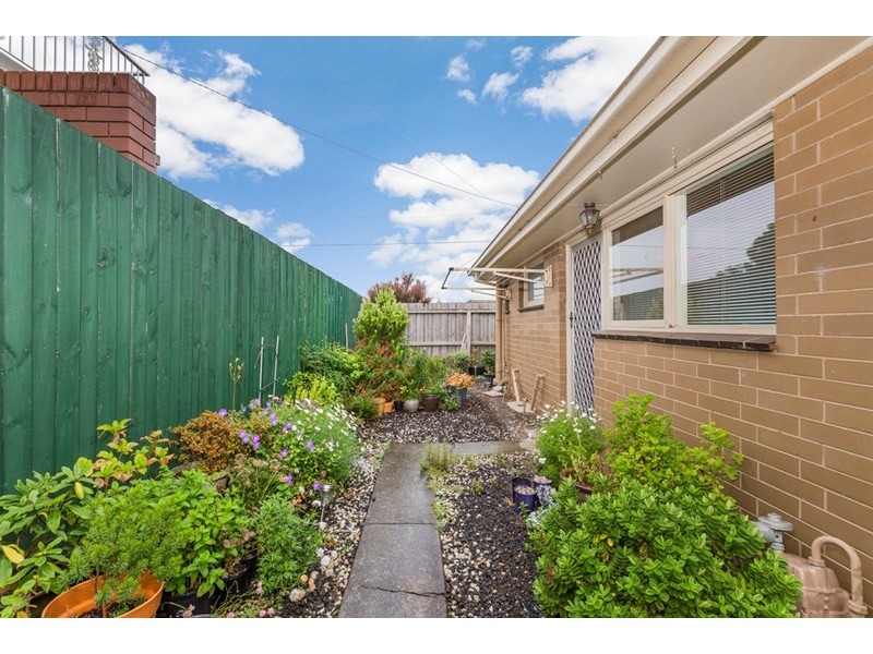 1/14 Hennessy Avenue, Herne Hill VIC 3218
