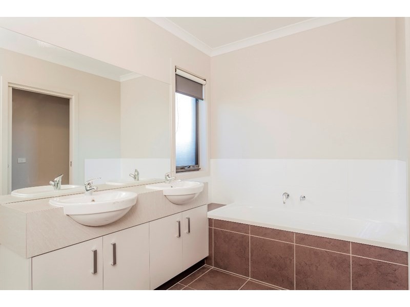 2/50 Camellia Crescent, Norlane VIC 3214
