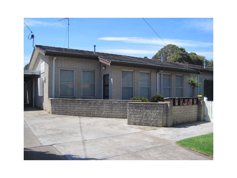 3/2a Staverly Road, Herne Hill VIC 3218