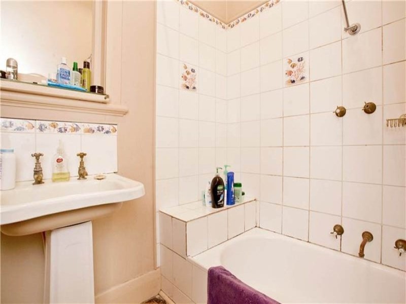 50 St Albans Road, East Geelong VIC 3219