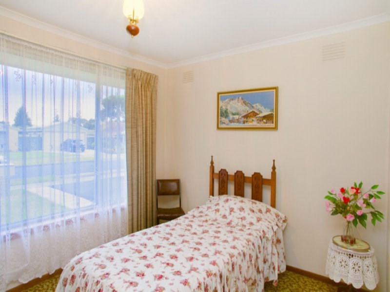 16 Mandama Avenue, Grovedale VIC 3216