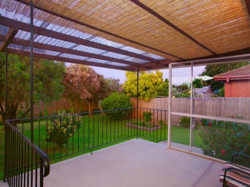 16 Mandama Avenue, Grovedale VIC 3216