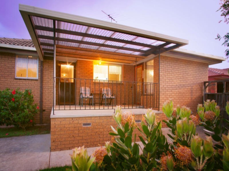 16 Mandama Avenue, Grovedale VIC 3216