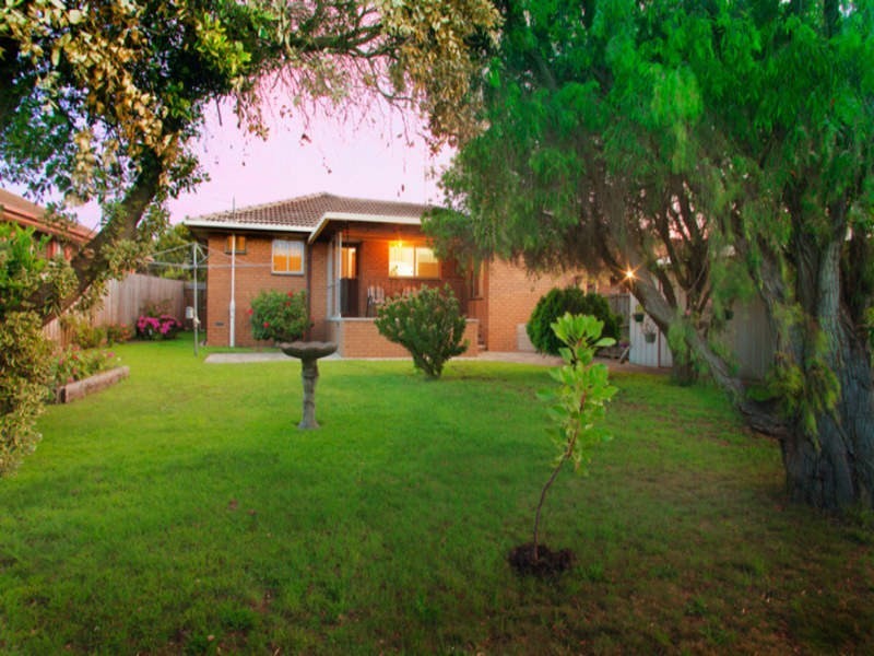 16 Mandama Avenue, Grovedale VIC 3216