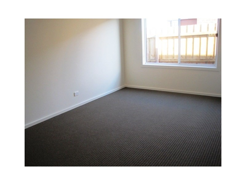 2/8 Nikola Court, Marshall VIC 3216