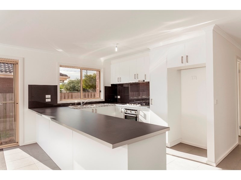 5 Burdoo Drive, Grovedale VIC 3216