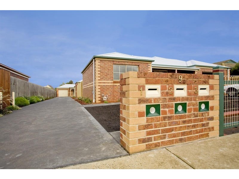 2/9 Heyers Road, Grovedale VIC 3216
