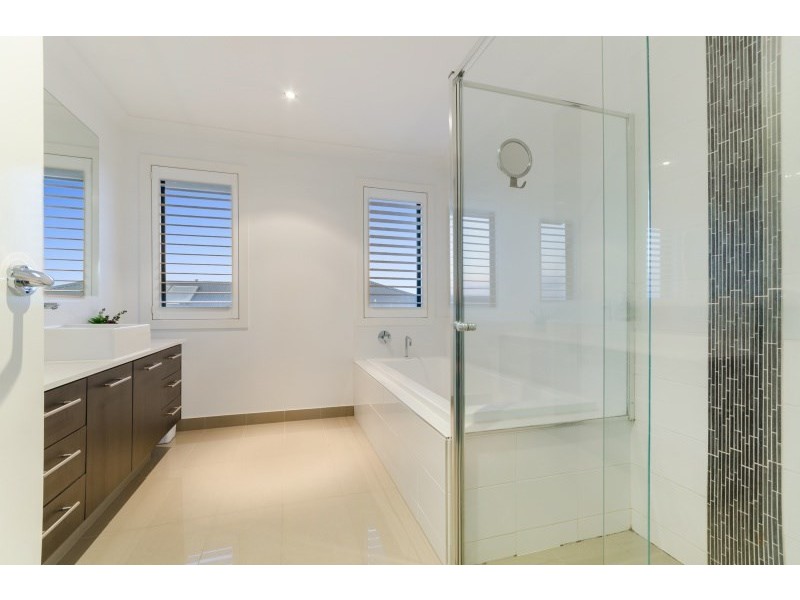 59 Woolondoon Drive, Highton VIC 3216