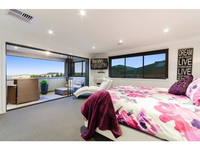 59 Woolondoon Drive, Highton VIC 3216