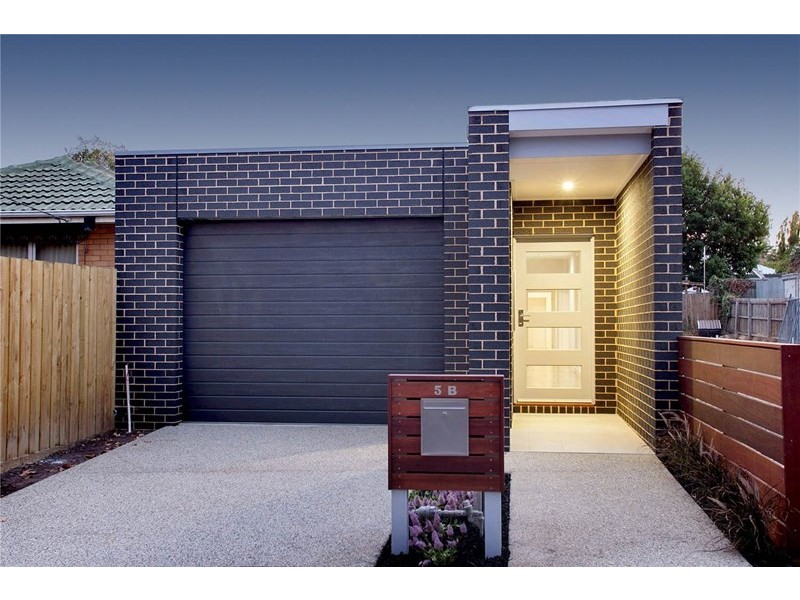 5B College Court, Newtown VIC 3220