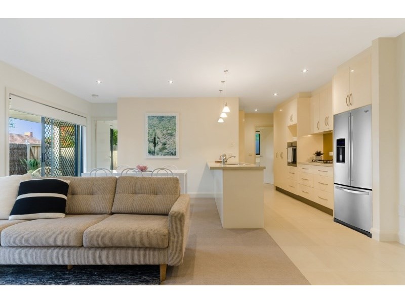 2/20 Upper Skene Street, Newtown VIC 3220