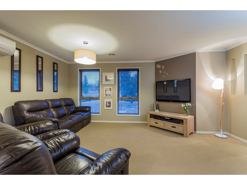 7-9 Cedarville Close, Highton VIC 3216