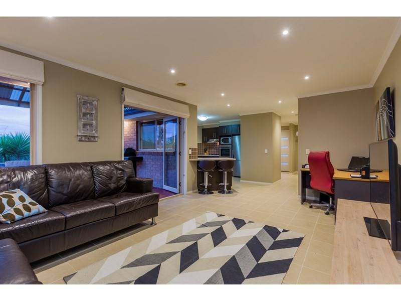 7-9 Cedarville Close, Highton VIC 3216