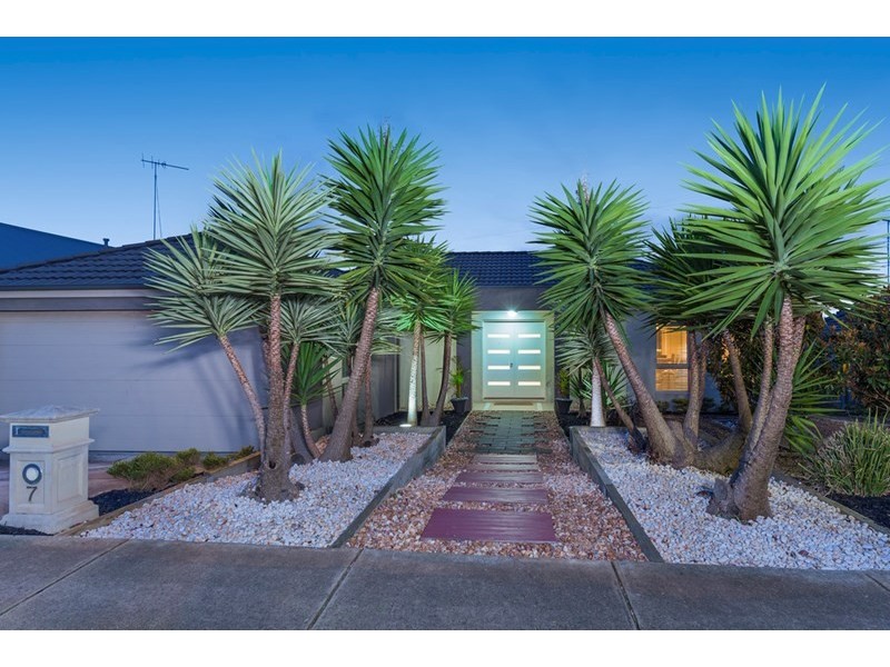 7-9 Cedarville Close, Highton VIC 3216