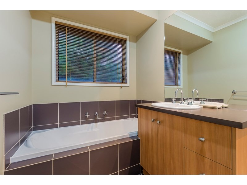 7-9 Cedarville Close, Highton VIC 3216