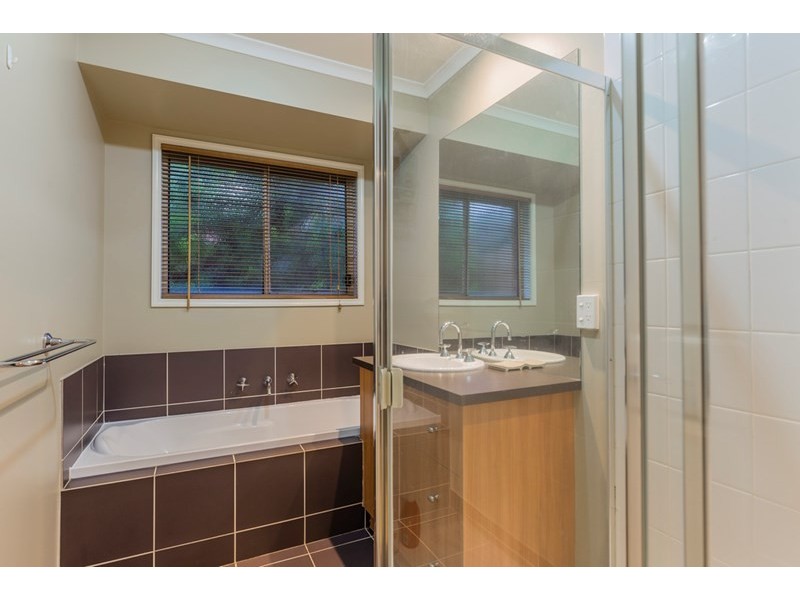 7-9 Cedarville Close, Highton VIC 3216