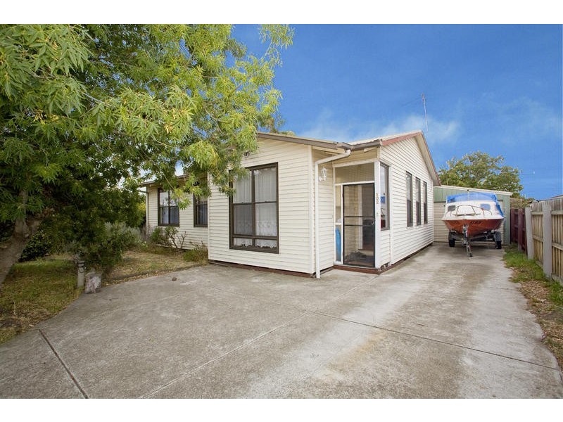 102 Robin Avenue, Norlane VIC 3214