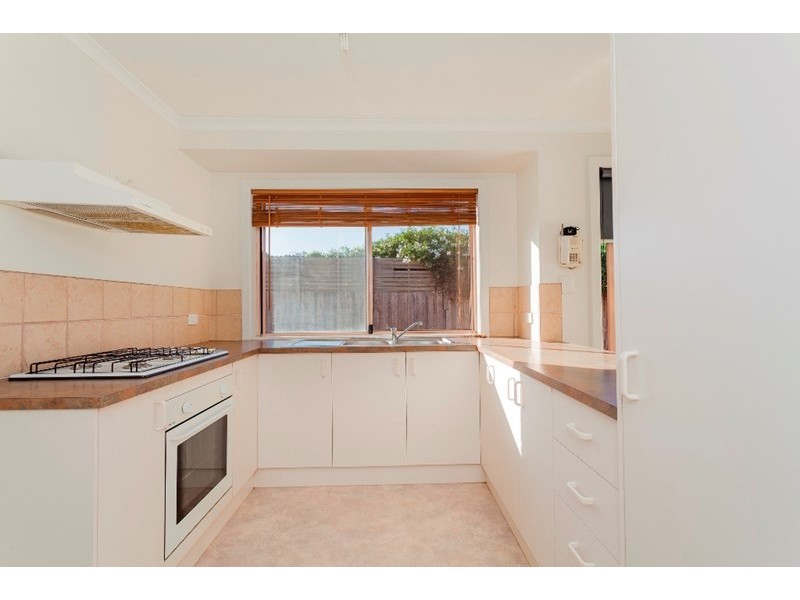 2/364 Autumn Street, Herne Hill VIC 3218