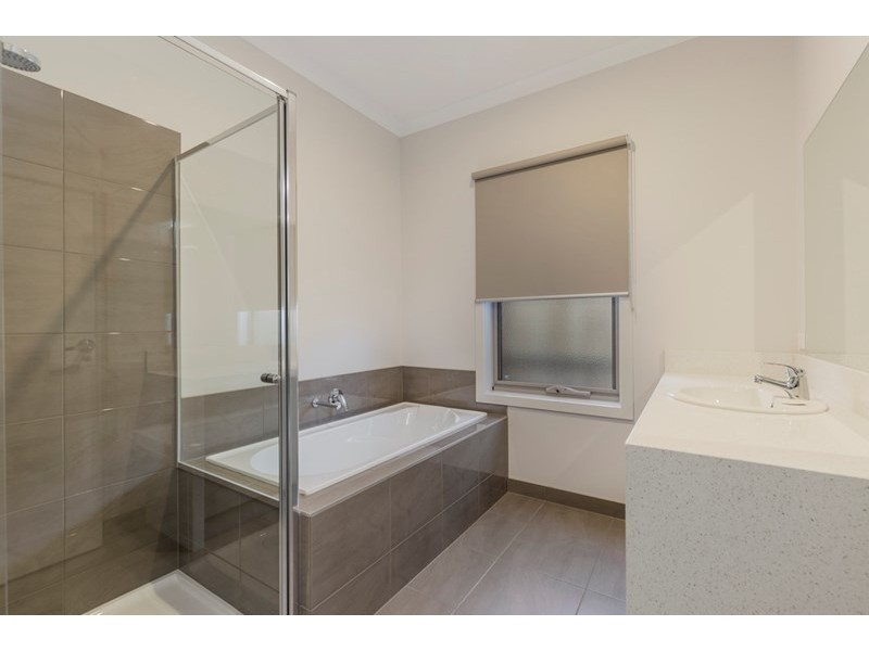 20 Glendale Drive, Leopold VIC 3224