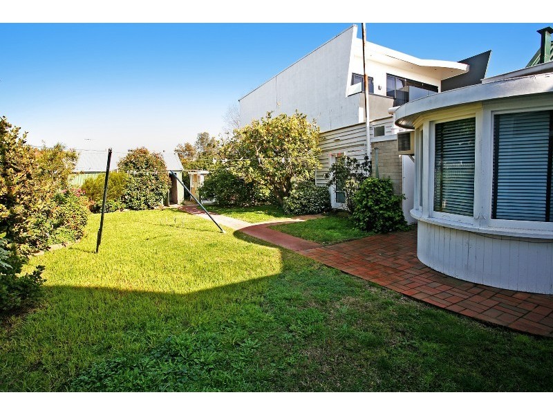 22 Eastern Beach Road, Geelong VIC 3220