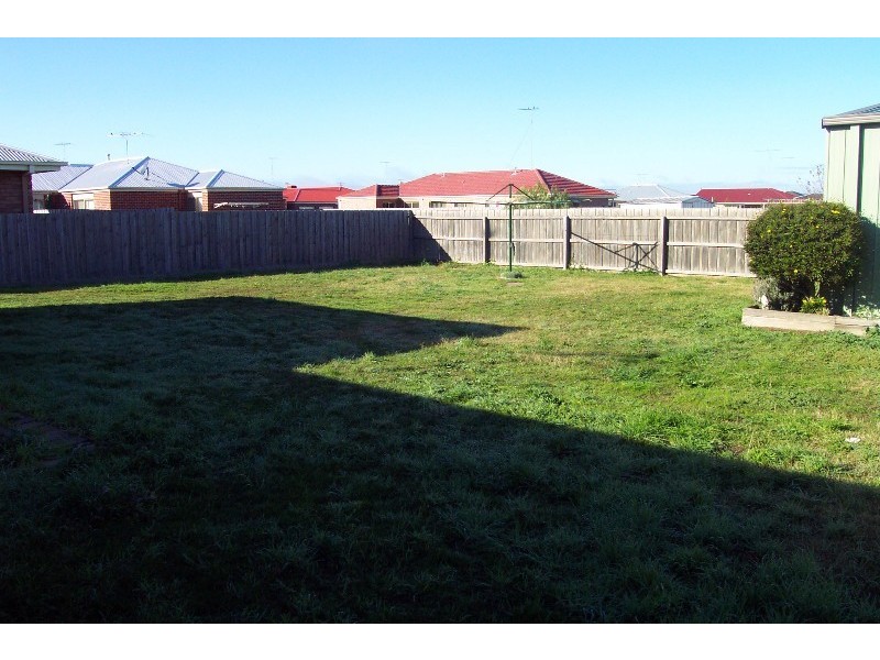 36 Meadenhall Drive, St Albans Park VIC 3219