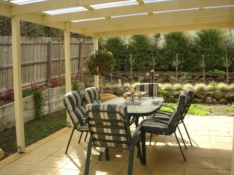 1 Shire Court, Highton VIC 3216