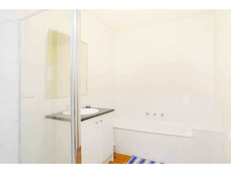 1/3 Mack Court, Belmont VIC 3216