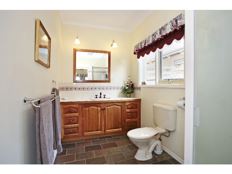 34 Monterey Drive, Waurn Ponds VIC 3216