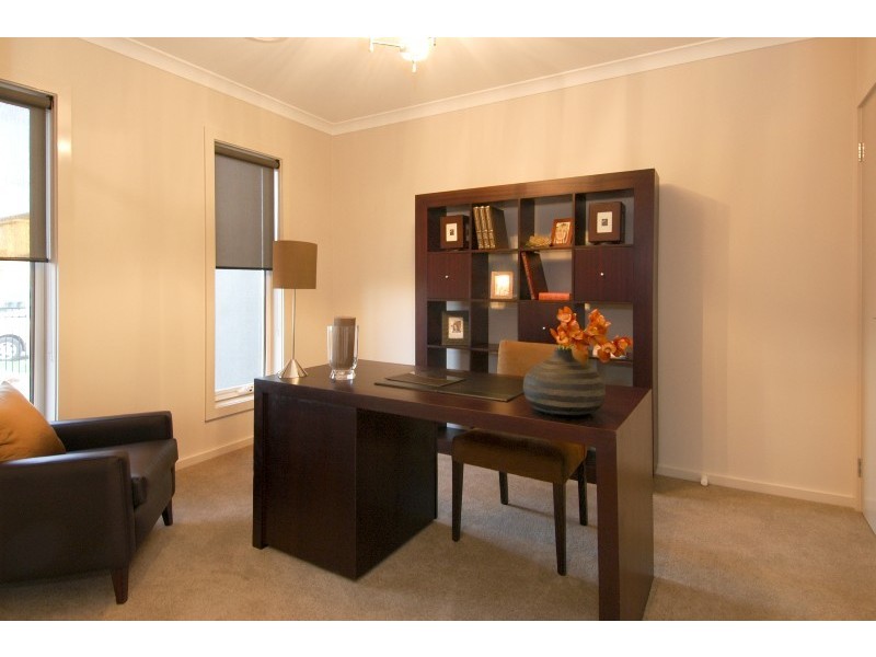 33 Morrow Crescent, Leopold VIC 3224