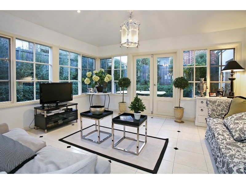 6 Palmerston Place, Highton VIC 3216