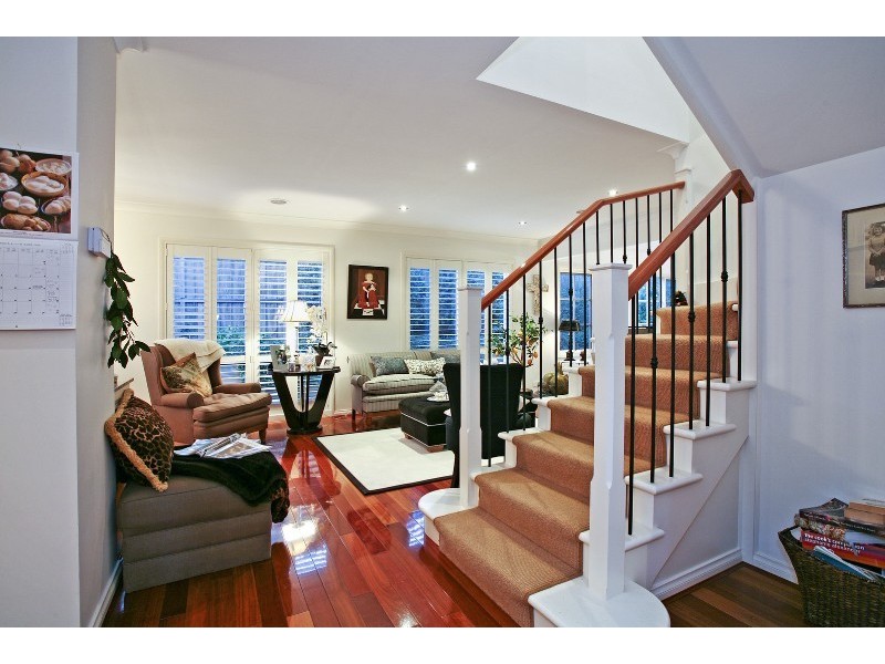 6 Palmerston Place, Highton VIC 3216