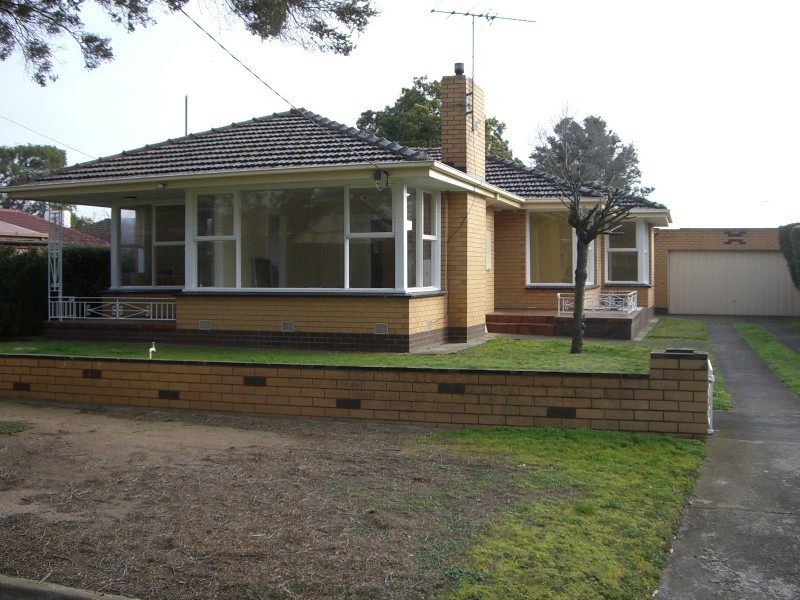 1 Harrow Close, Belmont VIC 3216