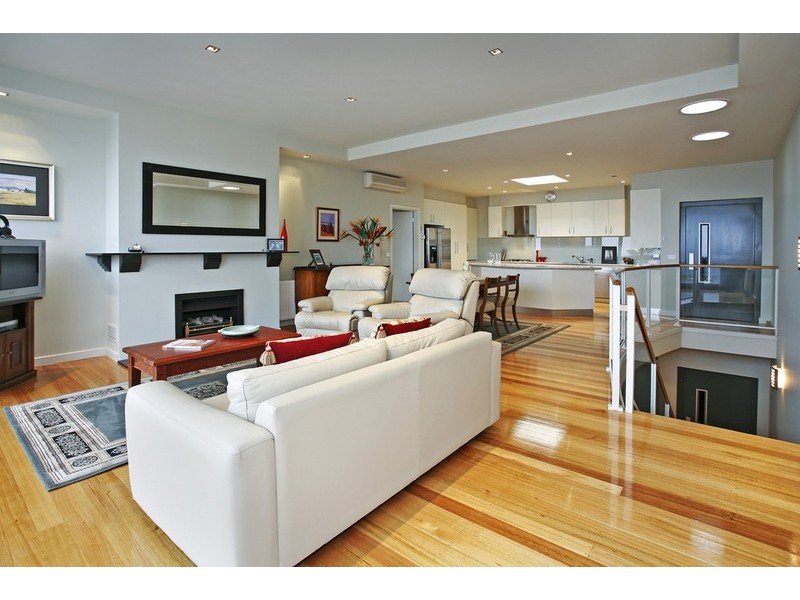 3/20 Eastern Beach Road, Geelong VIC 3220