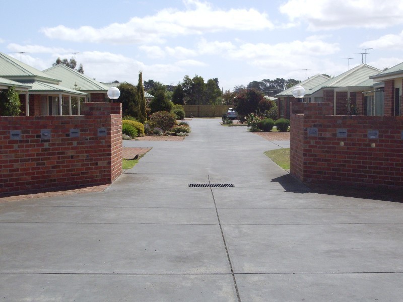 9/15 Thompson Street, Whittington VIC 3219