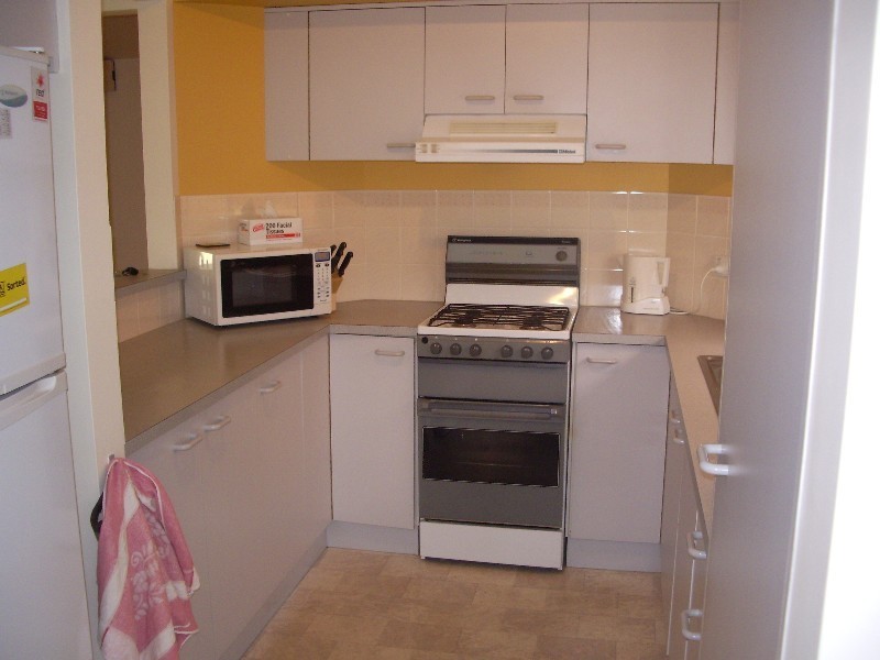 9/15 Thompson Street, Whittington VIC 3219