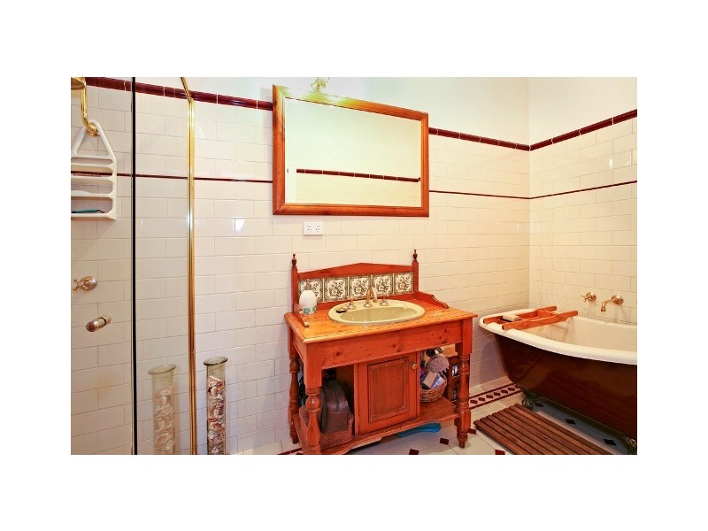 2 Tayler Street, Geelong West VIC 3218