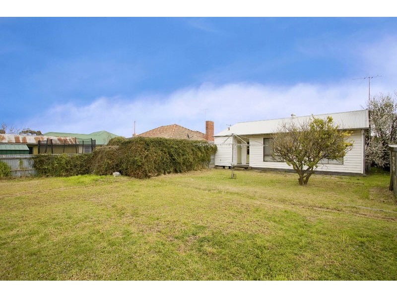 2 Warren Street, East Geelong VIC 3219