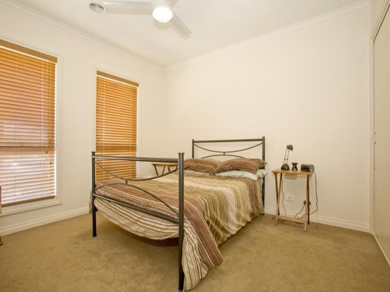 25a Paratone Crescent, St Albans Park VIC 3219