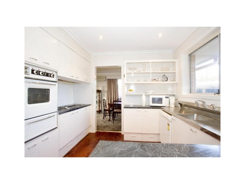 3 Melrose Avenue, Highton VIC 3216