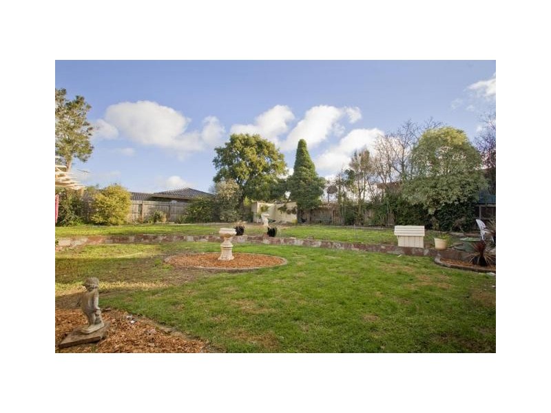 3 Melrose Avenue, Highton VIC 3216