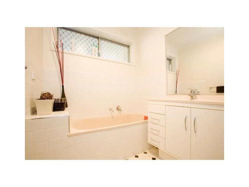 3 Melrose Avenue, Highton VIC 3216