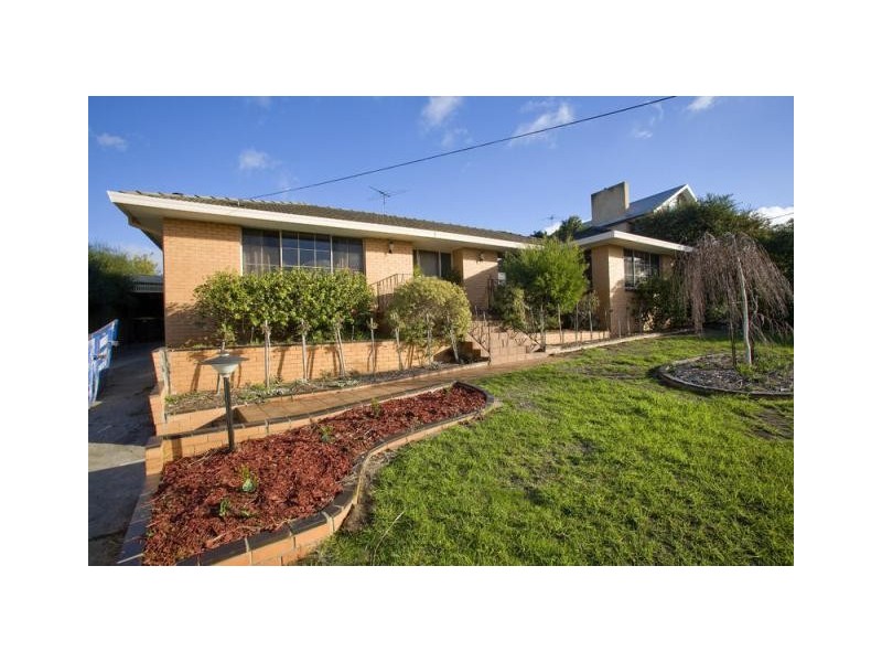 3 Melrose Avenue, Highton VIC 3216