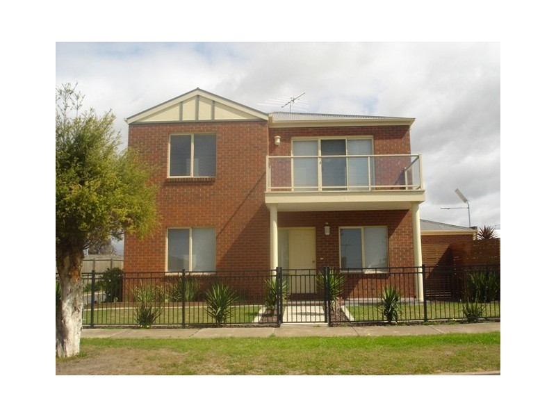 1/10 Beulah Street, Hamlyn Heights VIC 3215