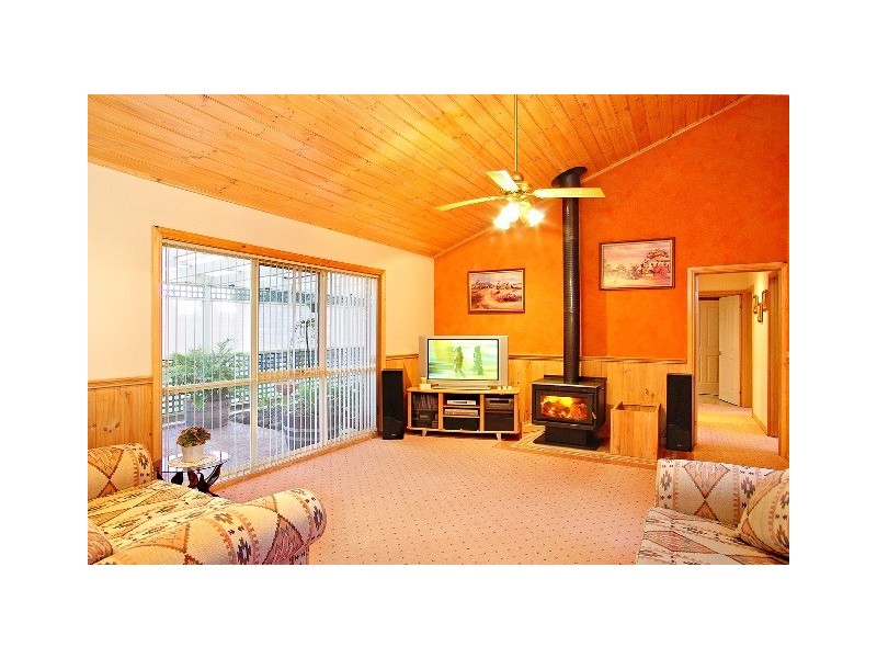 6 Silvan Court, Lovely Banks VIC 3221