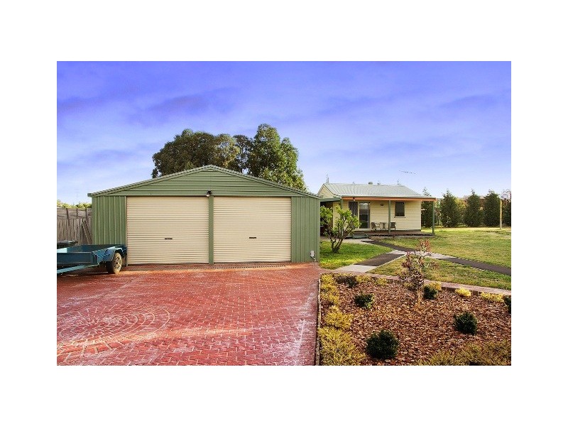 6 Silvan Court, Lovely Banks VIC 3221